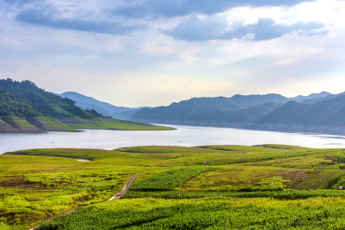 中国辽宁丹东鸭绿江沿岸风光