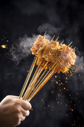 黑色背景诱人的串串香毛肚