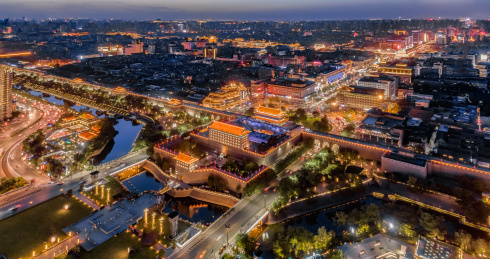 中国陕西西安永宁门城墙航拍城市风光