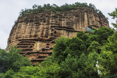 中国甘肃省天水市麦积山石窟风光