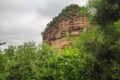 中国甘肃省天水市麦积山石窟风光