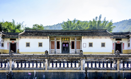 中国广东省梅州市梅县侨乡村东华庐