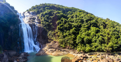 中国广东省梅州市丰顺龙归寨瀑布