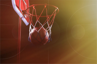 篮球比赛投篮入网，争夺比赛胜利。