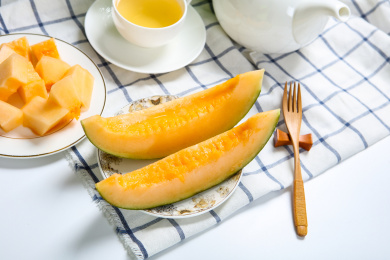 新鲜时令水果多汁香甜的新疆哈密瓜