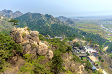 中国辽宁省锦州北镇市医巫闾山