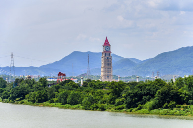 中国江西省赣州市和谐钟塔