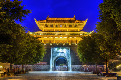中国江西省赣州市建春门夜景风光