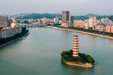 广东粤北韶关洲心岛通天塔夕照