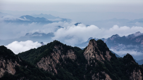 中国河南尧山山峰云海
