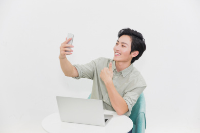 办公室商务人像打电话手机视频