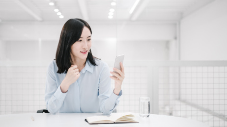 室内办公空间商务东方人像