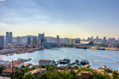 中国山东省烟台市海港风光