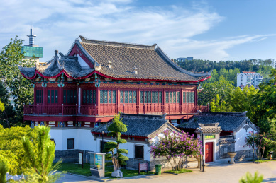 中国山东省烟台市毓璜顶公园鸿宾楼