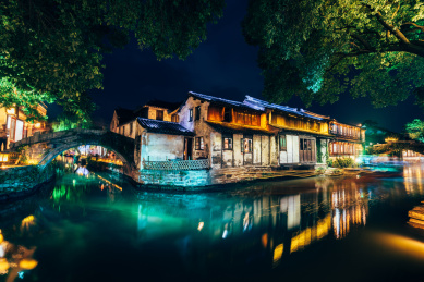 江苏水乡周庄古镇夜景风光