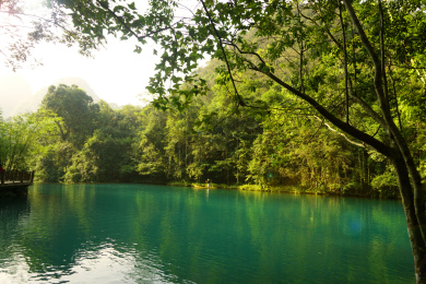 贵州省黔南布依族苗族自治州荔波小七孔卧龙潭青山绿水美景