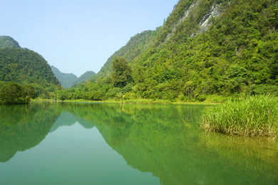 贵州省黔南荔波小七孔上己定湖的湖光山色
