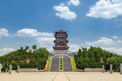 山西省长治市襄垣县东湖公园里的高塔