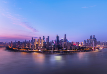 重庆市渝中区渝中半岛夕阳余晖全景图