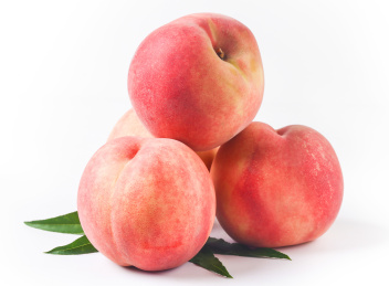 白底上的进口水蜜桃