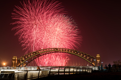 中国山西省太原市汾河晋阳桥节日烟花表演