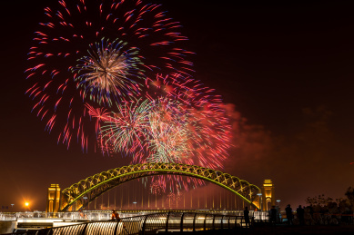 中国山西省太原市汾河晋阳桥节日烟花表演