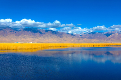 中国青海海西蒙古族藏族自治州大柴旦翡翠湖