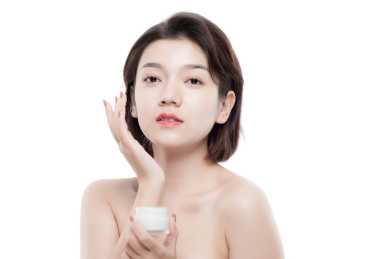 棚拍白背景年轻亚洲女性美容