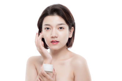 棚拍白背景年轻亚洲女性美容