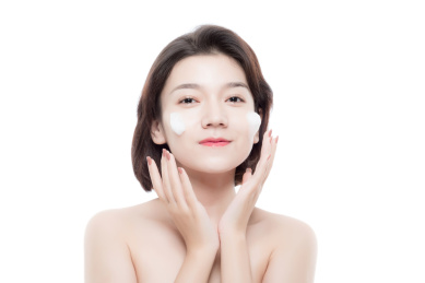 棚拍白背景年轻亚洲女性美容