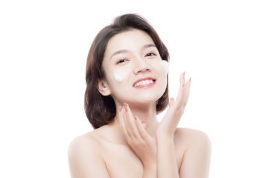 棚拍白背景年轻亚洲女性美容