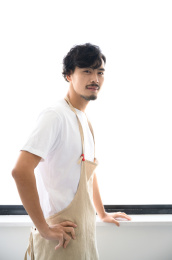 年轻亚洲男人肖像