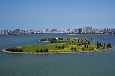 海南海口滨海城市建筑风光