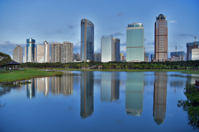 海南海口万绿园城市建筑风光