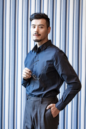 一个年轻商务男士形象