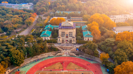 中国湖北省武汉市武汉大学秋天风景