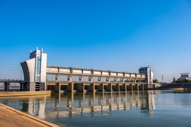 晴天中国安徽省蚌埠市淮河蚌埠闸水利风光