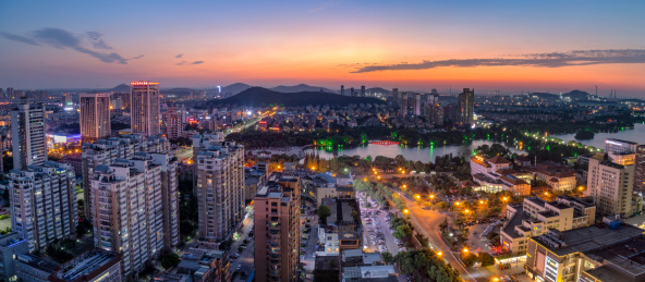 安徽省马鞍山市火烧云城市风光全景