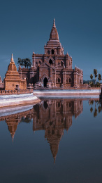 中国云南德宏瑞丽一寨两国景区佛塔