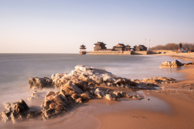 中国河北省秦皇岛市山海关老龙头风光