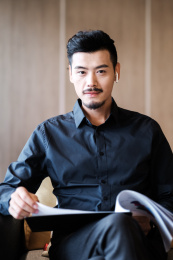 亚洲中国商务人像室内办公