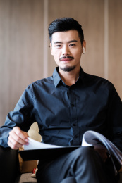 亚洲中国商务人像室内办公