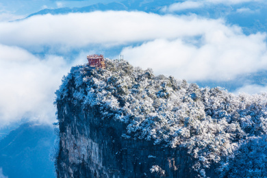 张家界天门山雪景