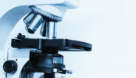 光学显微镜物镜物镜与载物台特写