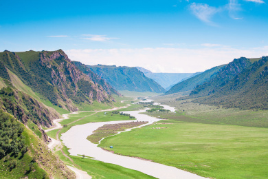 中国新疆巴音布鲁克开都河峡谷