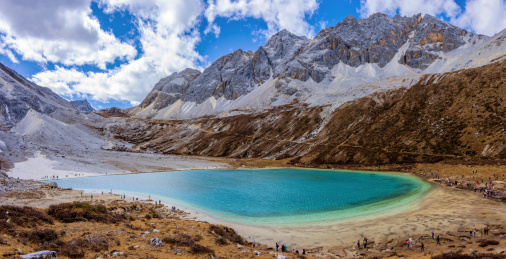 中国四川省甘孜州稻城亚丁牛奶海