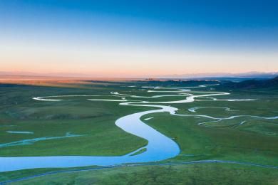中国新疆巴音布鲁克草原开都河湿地景观