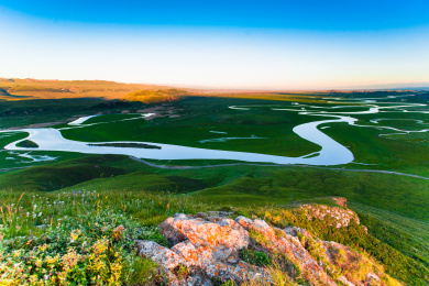 中国新疆巴音布鲁克草原开都河湿地景观