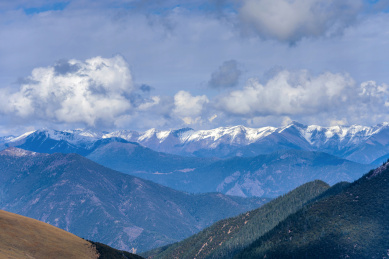 中国四川省甘孜州理塘县卡子拉山垭口