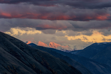 中国四川省甘孜州康定新都桥贡嘎雪山